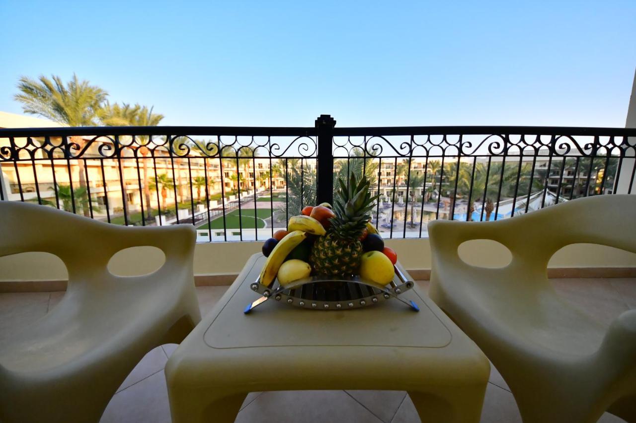 Xperience Kiroseiz Aquapark Premier-Naama Bay Hotel Sharm el-Sheikh Exterior photo A balcony at a hotel