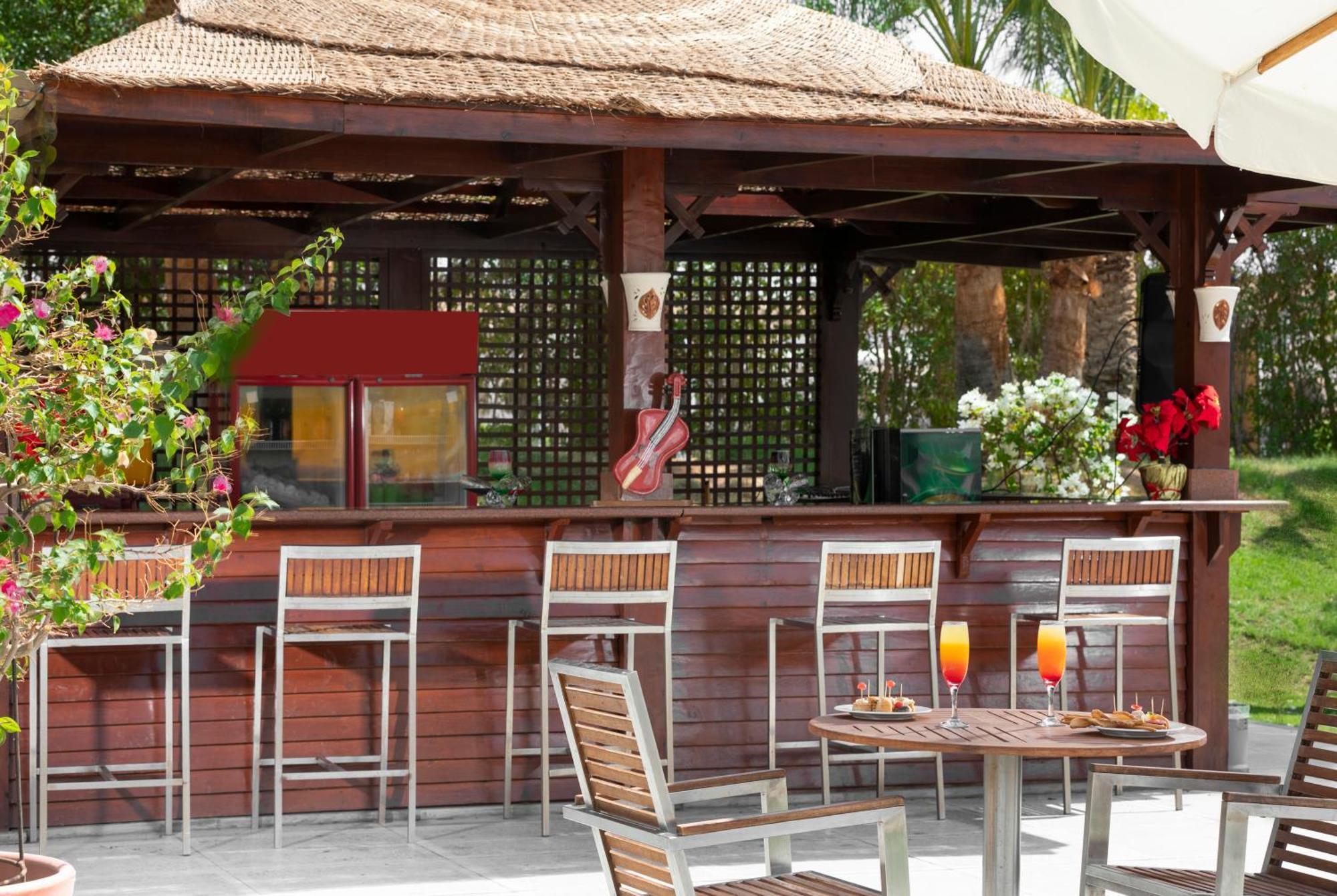 Xperience Kiroseiz Aquapark Premier-Naama Bay Hotel Sharm el-Sheikh Exterior photo The Pool Bar